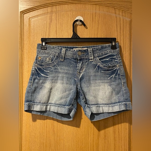 No Boundaries Junior’s Size 7 Denim Blue Jean Shorts - Picture 1 of 6